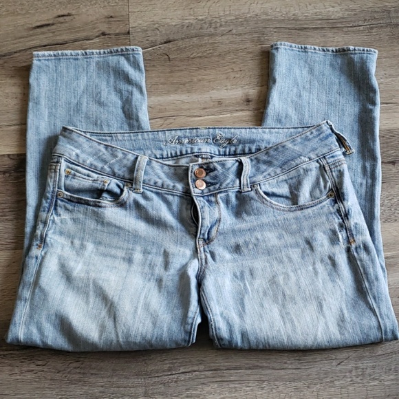American Eagle Outfitters Denim - American Eagle Artist Denim Capris American Eagle Outfitters Denim - American Eagle Artist Denim Capris